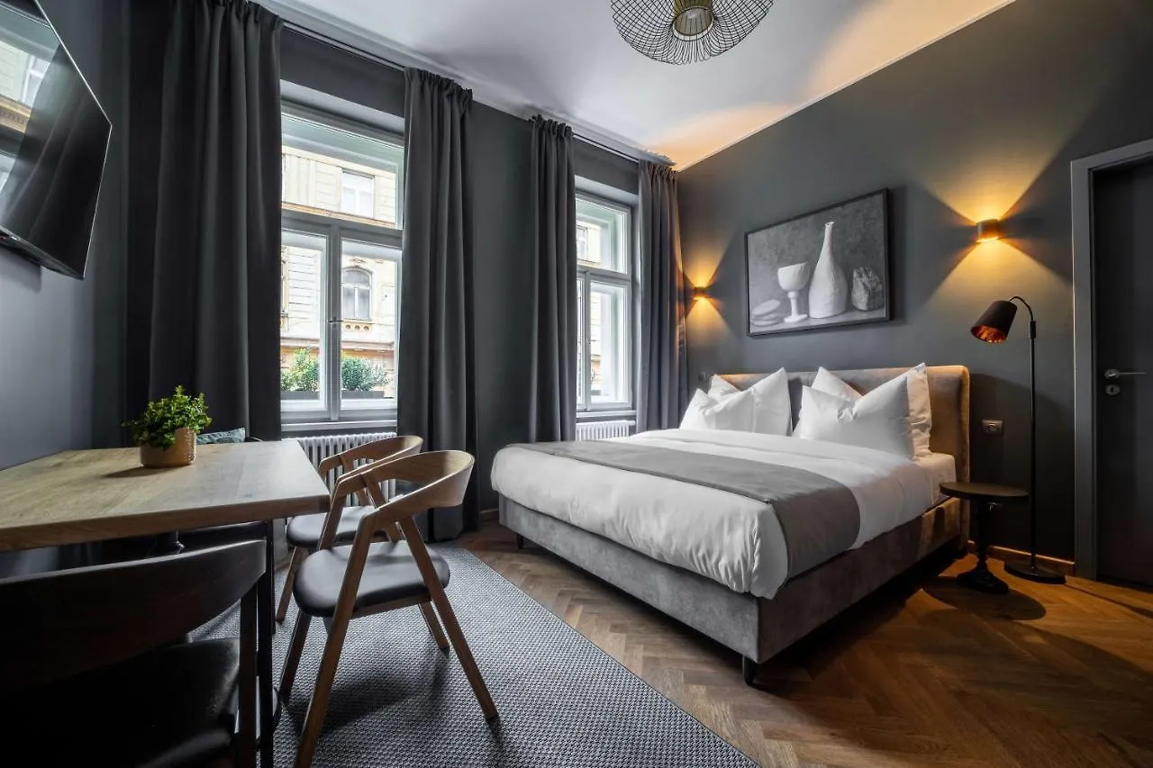 The Viaduct - Suites & More Praag 4*,