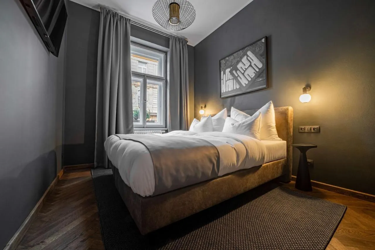 The Viaduct - Suites & More Praha 4*,