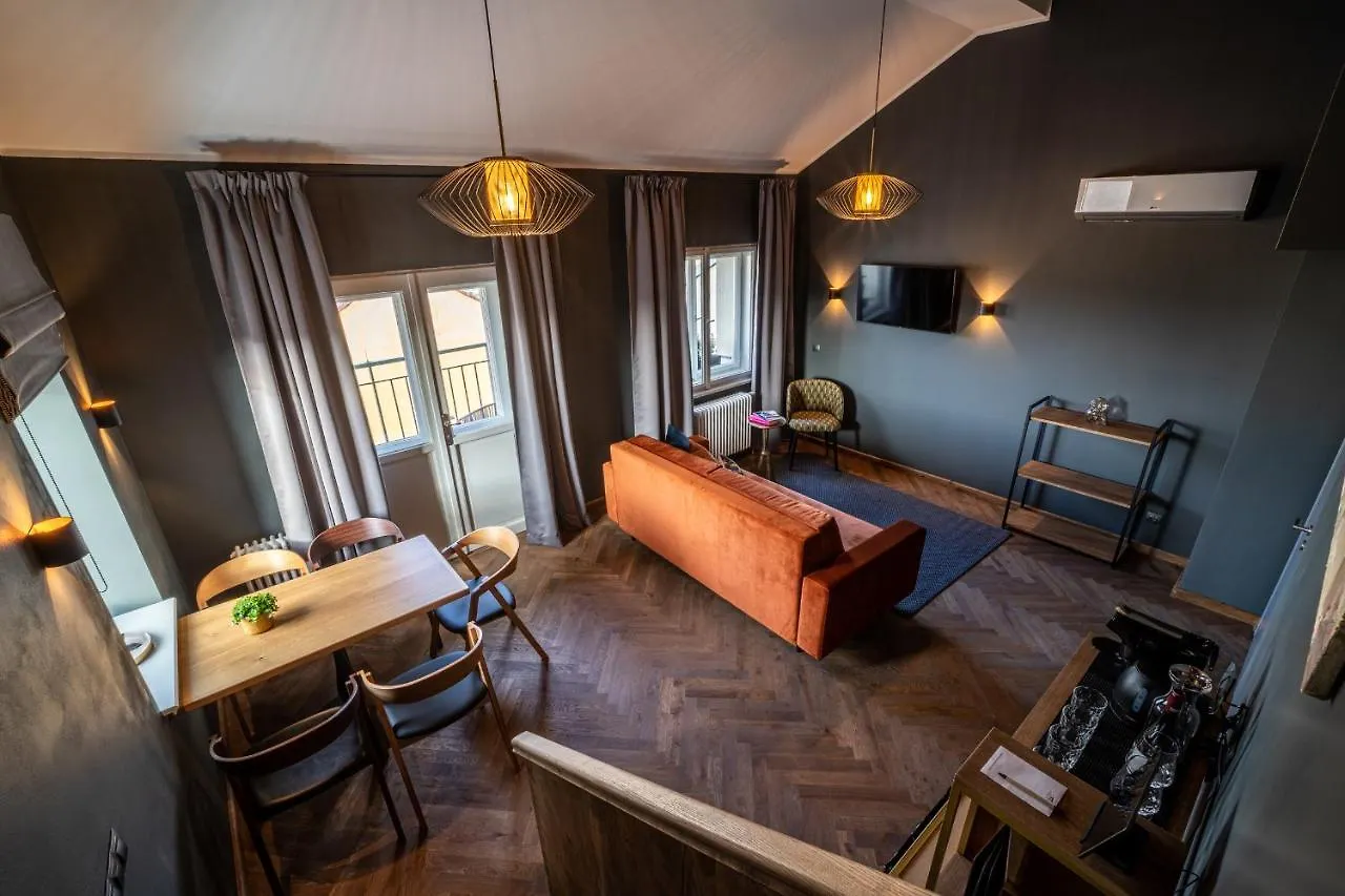The Viaduct - Suites & More Praha 4*,
